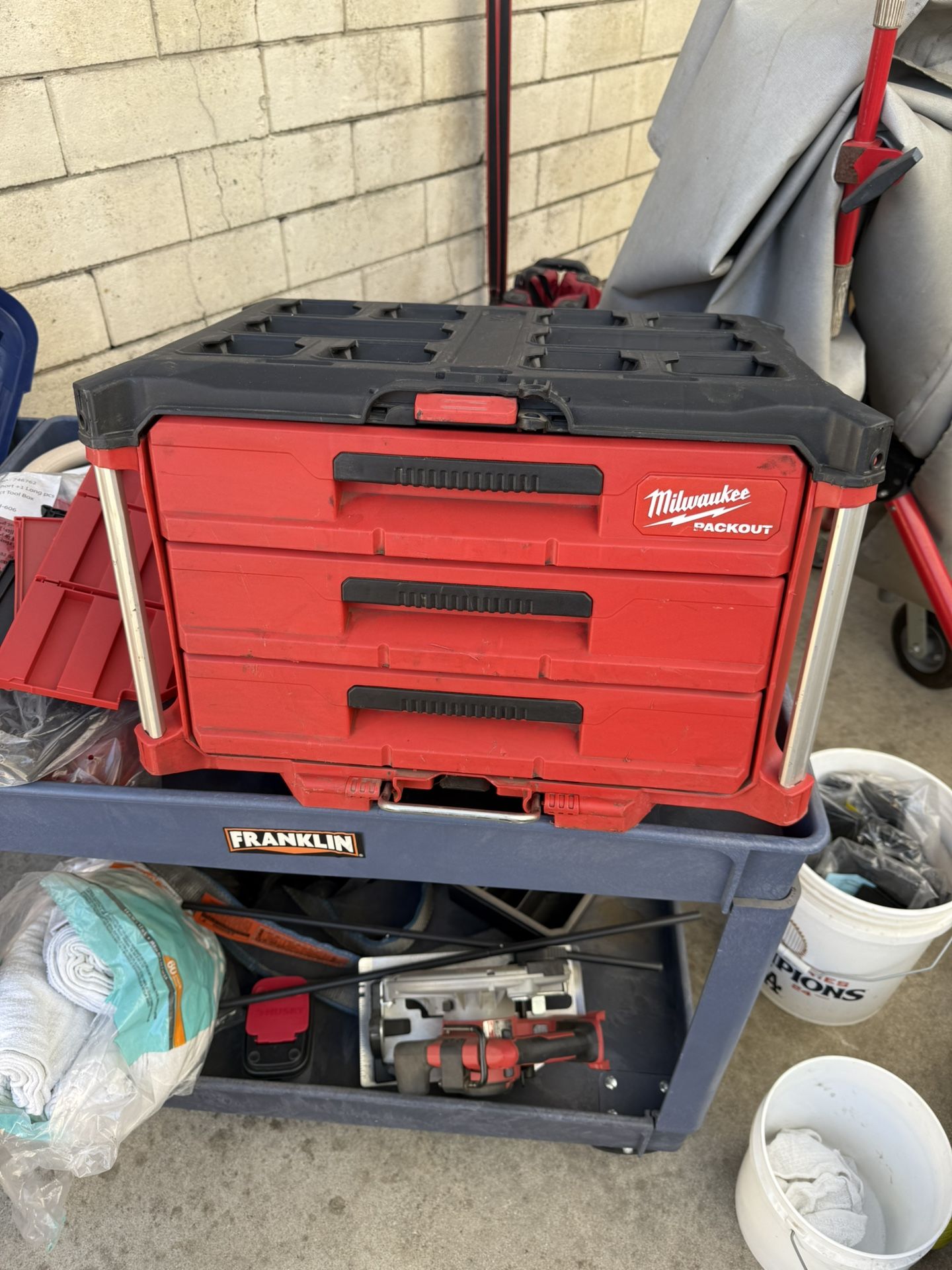 Milwaukee PACKOUT 22 in. Modular 3-Drawer Tool Box