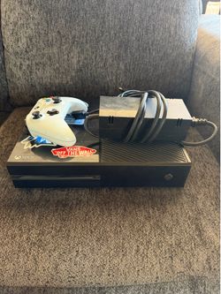 Xbox one with games and controller