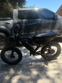 E-bike in great condition comes with charger