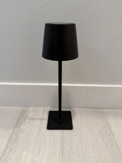 Rechargeable lamps