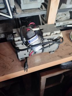 Thomas compressor/Vacuum Pump
