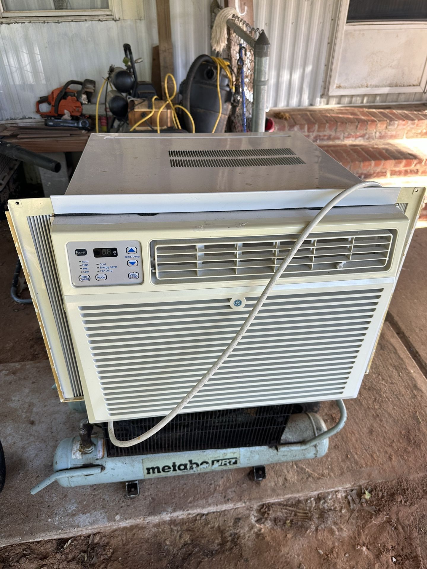 AC UNIT