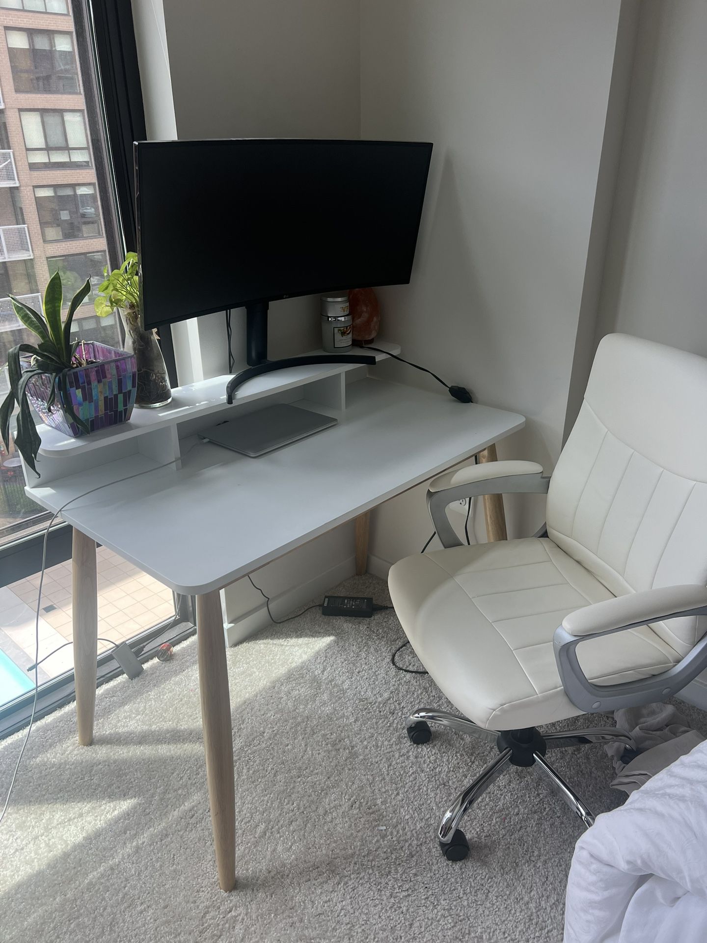 White Wooden Desk And White Comfortable Desk Chair