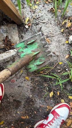 Roofing shovels
