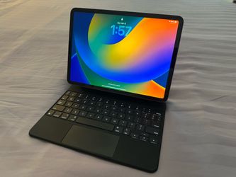 iPad Pro 11” M2 256GB + Magic Keyboard