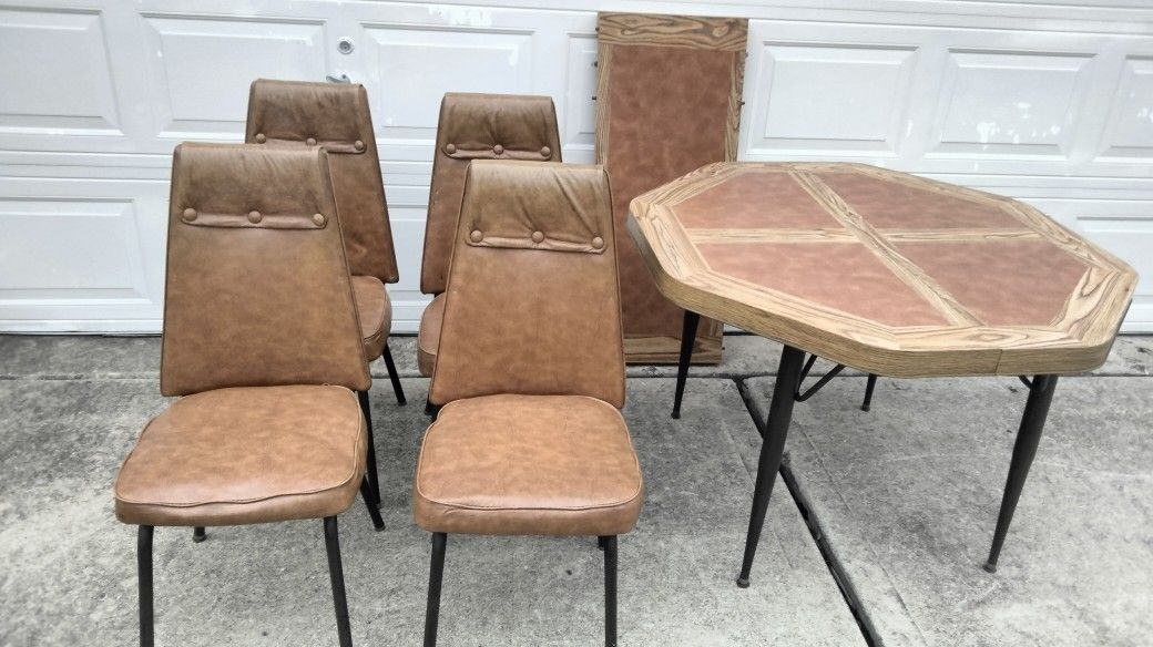 Beautiful Midcentury Dining Table Set
