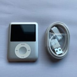 iPod Nano 3rd Gen 4gb silver #672
