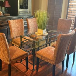 Glass Top Dining Room Table With/6 Upholstered Chairs $125