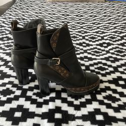 Women's fashion boots.