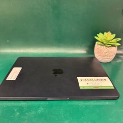 MacBook Air 2022 13.6” 8Gb/ 512gb