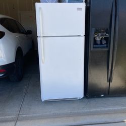 Frigidaire Refrigerator 