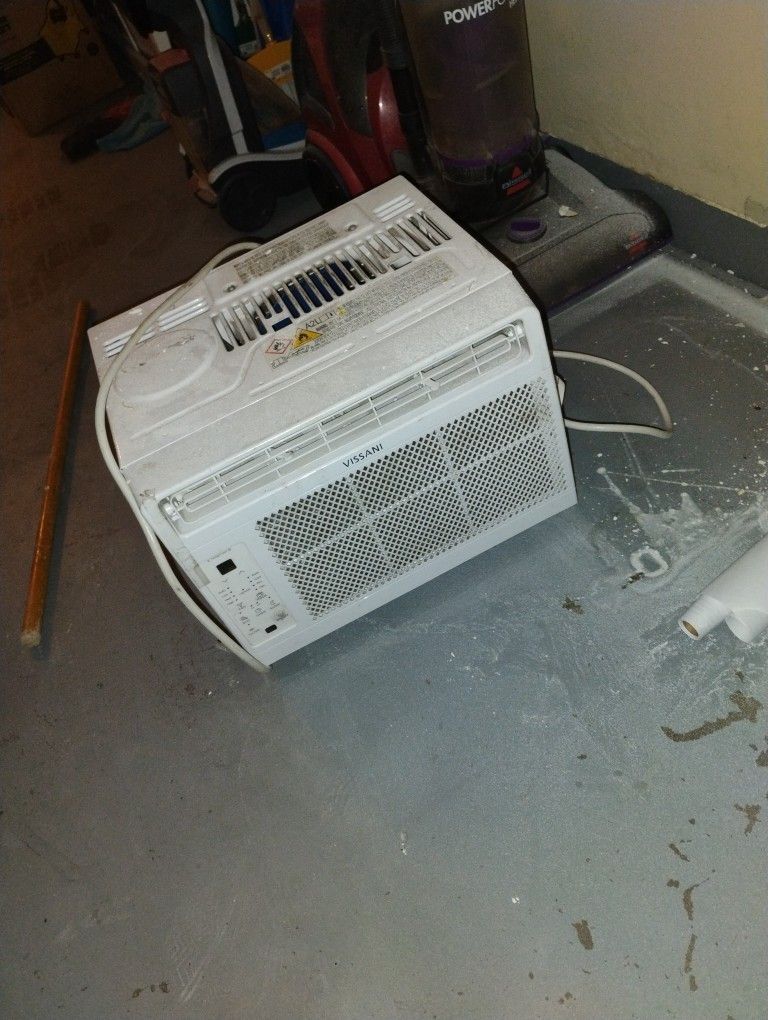 Vissani Window Air Conditioner 