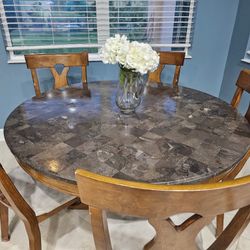Rooms To Go Round Dining Table 52” Diameter 