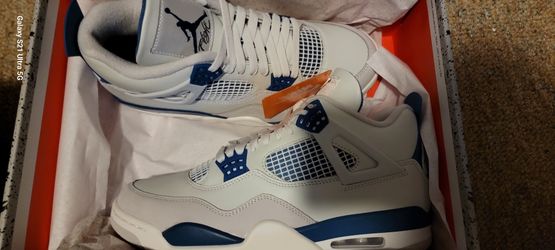 2024 Jordan 4 "Military Blue" Size 9.5 Ds