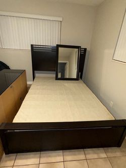 Unexpected move out of state must sell ASAP queen bedroom set