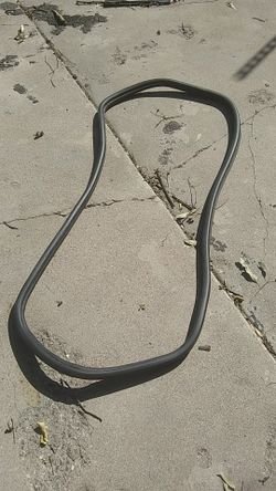 06 Audi A4 2.0t trunk weatherstrip