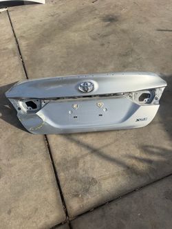 Trunk lid Toyota Camry 2018-2024 sport  xse