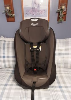 Graco Contender Slim Convertable Car Seat