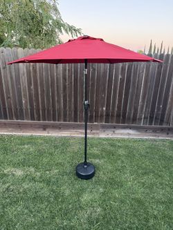Style Selections 7.5-ft Steel Red Push-button Tilt Modern Patio Umbrella Fillable Plastic Base Included