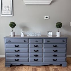 ✨🩶🤎Beautiful Solid Wood Dressser🤎🩶✨
