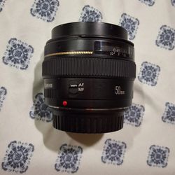 Canon EF 50mm 1:1.4 Lense w/ basic cover 