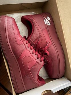 Official Burgundy AirForce 1s Sz 8 150$ New
