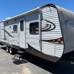 Excellent Condition 2013 Forest River T2850