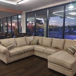 NEW SECTIONAL SOFA SET 