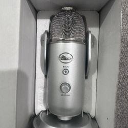 Blue Yeti USB Mic