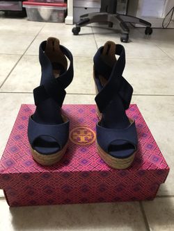 Authentic Tory Burch size 5 women