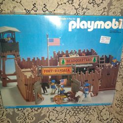 Vintage Play Set FORT RANDALL