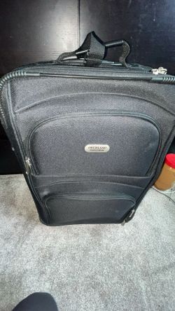 Overland Travelware Rolling Travel Luggage/ Suitcase