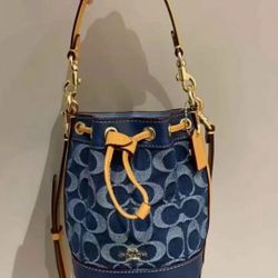 🔥COACH January New Ashton Denim Denim Bucket Bag! The King Of Pop-Up Breakouts Hands Down!