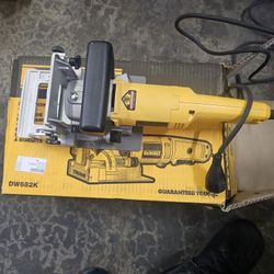 DEWALT

6.5 Amp Heavy Duty Plate Joiner Kit

