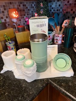 NIB Momcozy mint green insulated breast milk cooler - 22oz.