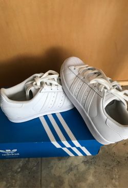 Adidas shoes size 4 boys