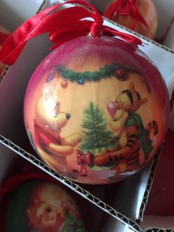 Disney Store: 20 piece Christmas ornaments of Winnie the Pool
