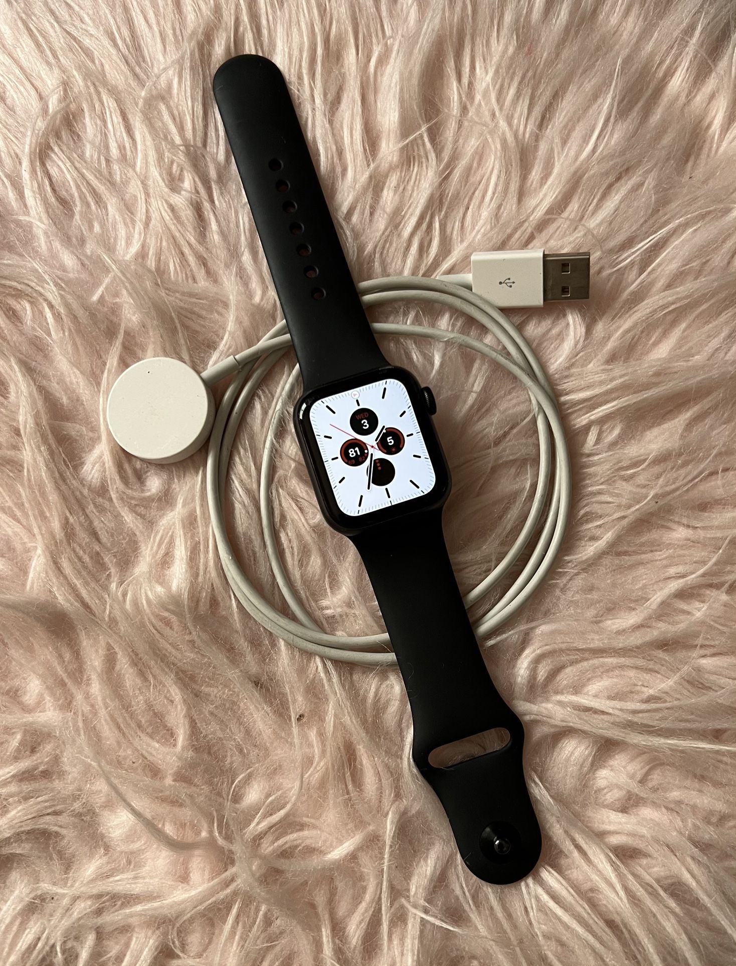 APPLE WATCH SE 2 (2nd Gen.) Cellular w/ 40mm ‘Starlight’ Case & Sport Band