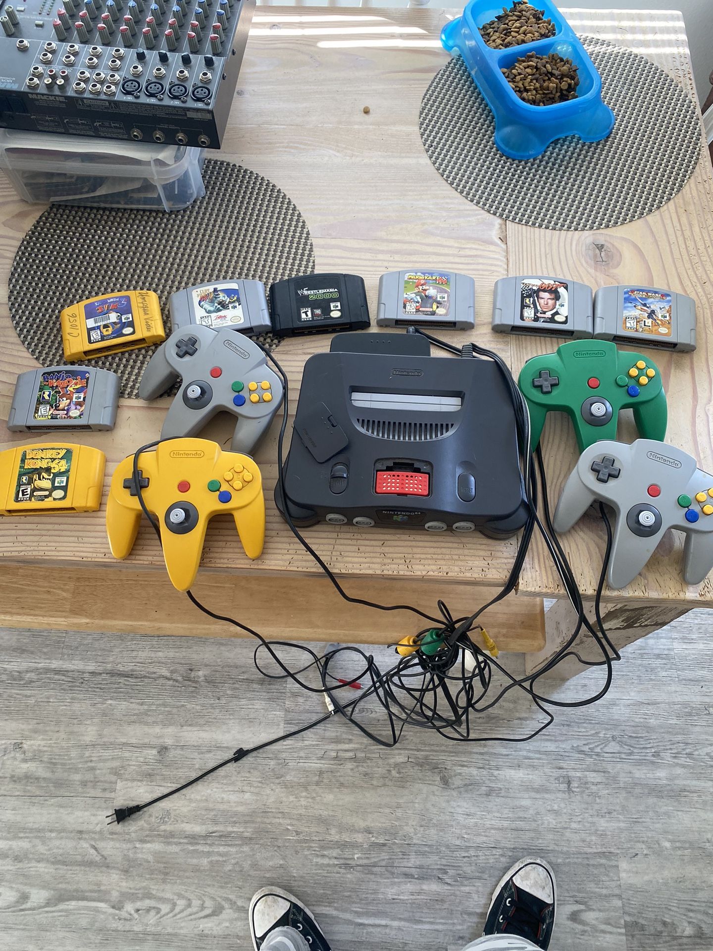 Complete original Nintendo 64 set N64 with all four controllers, expansion pack, and 8 video games Pick up only located in Orting