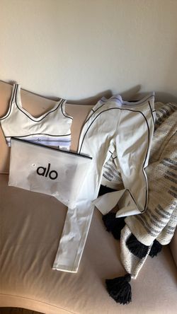 Alo set white size small