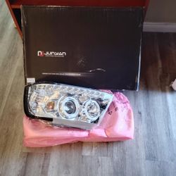 2003..2005 Ford Explore Head Lights Both Sides