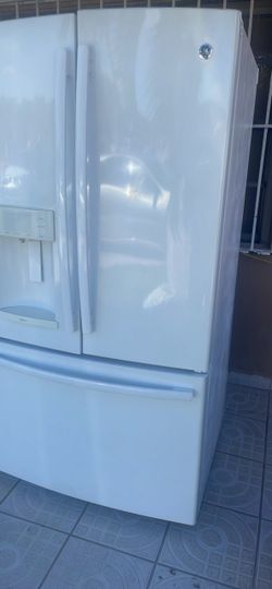 GE REFRIGERATOR