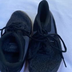 Black Nike Shoes
