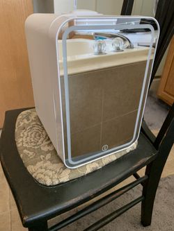 Cosmetic/Makeup Mini Fridge