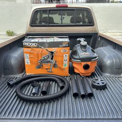 RIDGID 4 Gal. 5.0 Peak HP Portable Shop Vacuum Wet Dry Vac w/Filter, Hose & Attachments *Broken Wheel*