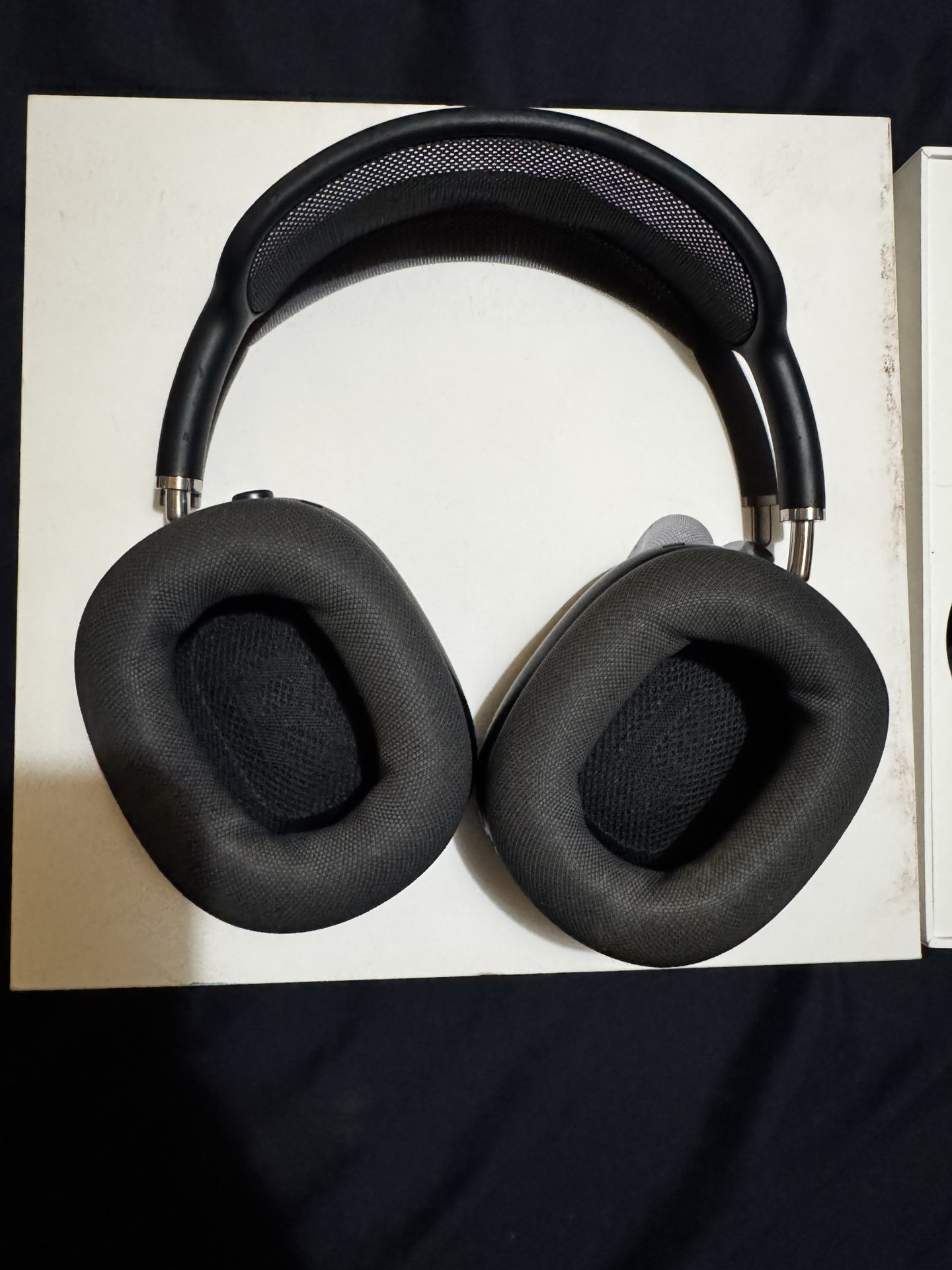 Apple AirPods Max with USB-C-Midnight