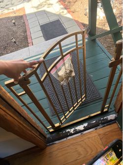 Baby Gate Works really good! Has a Safety for opening and Auto Closes!