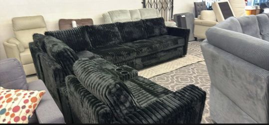New Jumbo Corduroy Sectional Couch with USB Console! Free Delivery 🚚!