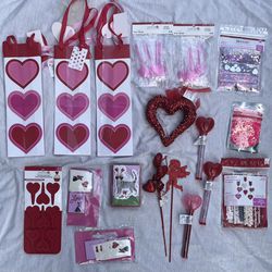 NWT Valentines Day Decor & More 18 Items Total