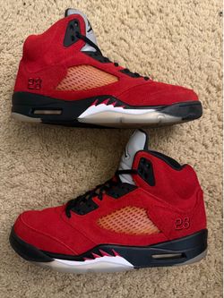 Size 10 (Pre owned, no box, only comes with black laces) - 2021 Air Jordan 5 retro raging bull toro